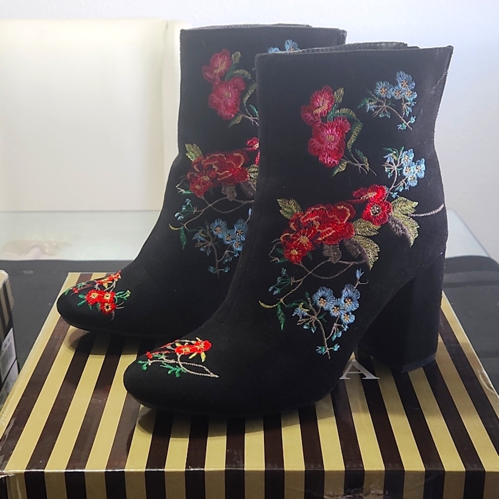 Godiva Flower printed boots Free Shipping